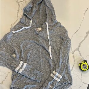 Hollister Gray Women's Hooded Shirt Size Small
